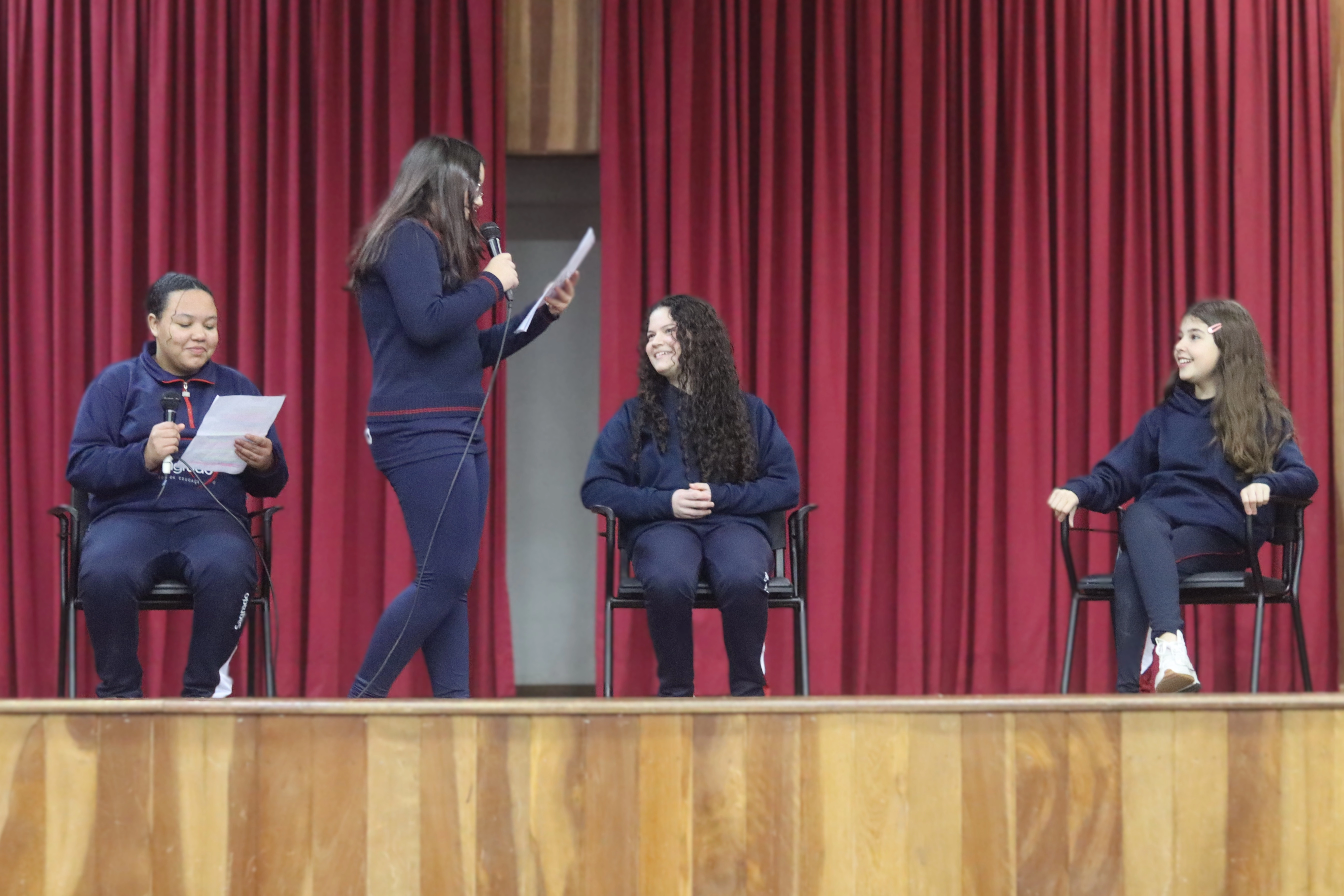 Educação em cena: 7º ano desenvolve peças teatrais com entrevistas sobre a conquista dos impérios Asteca e Inca