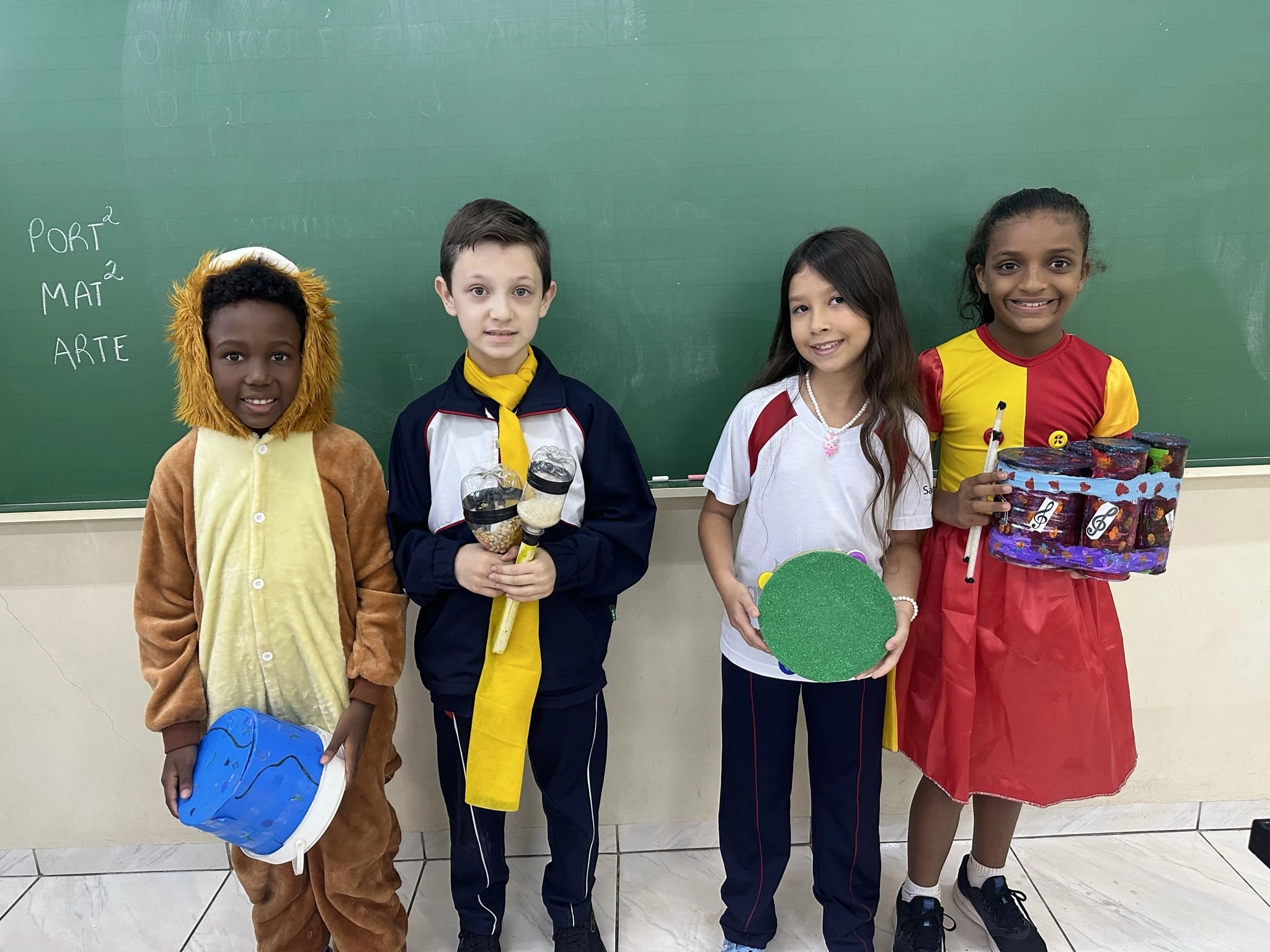  Literatura em Movimento: Desfile Literário abre caminhos para a III Feira Literária no Colégio Coração de Jesus