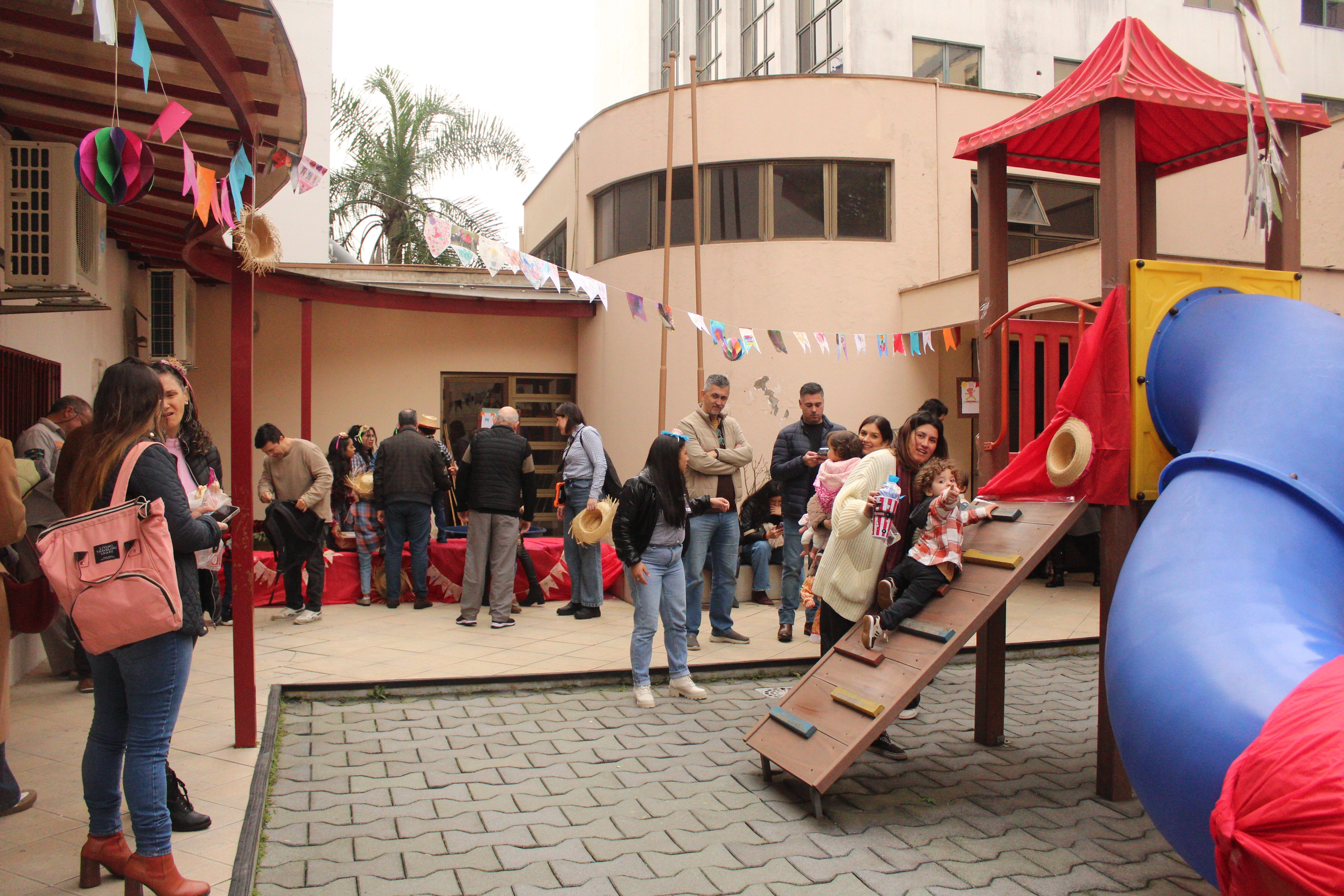 Alegria, tradição e união marcam o Festival Folclórico na Unidade Educacional