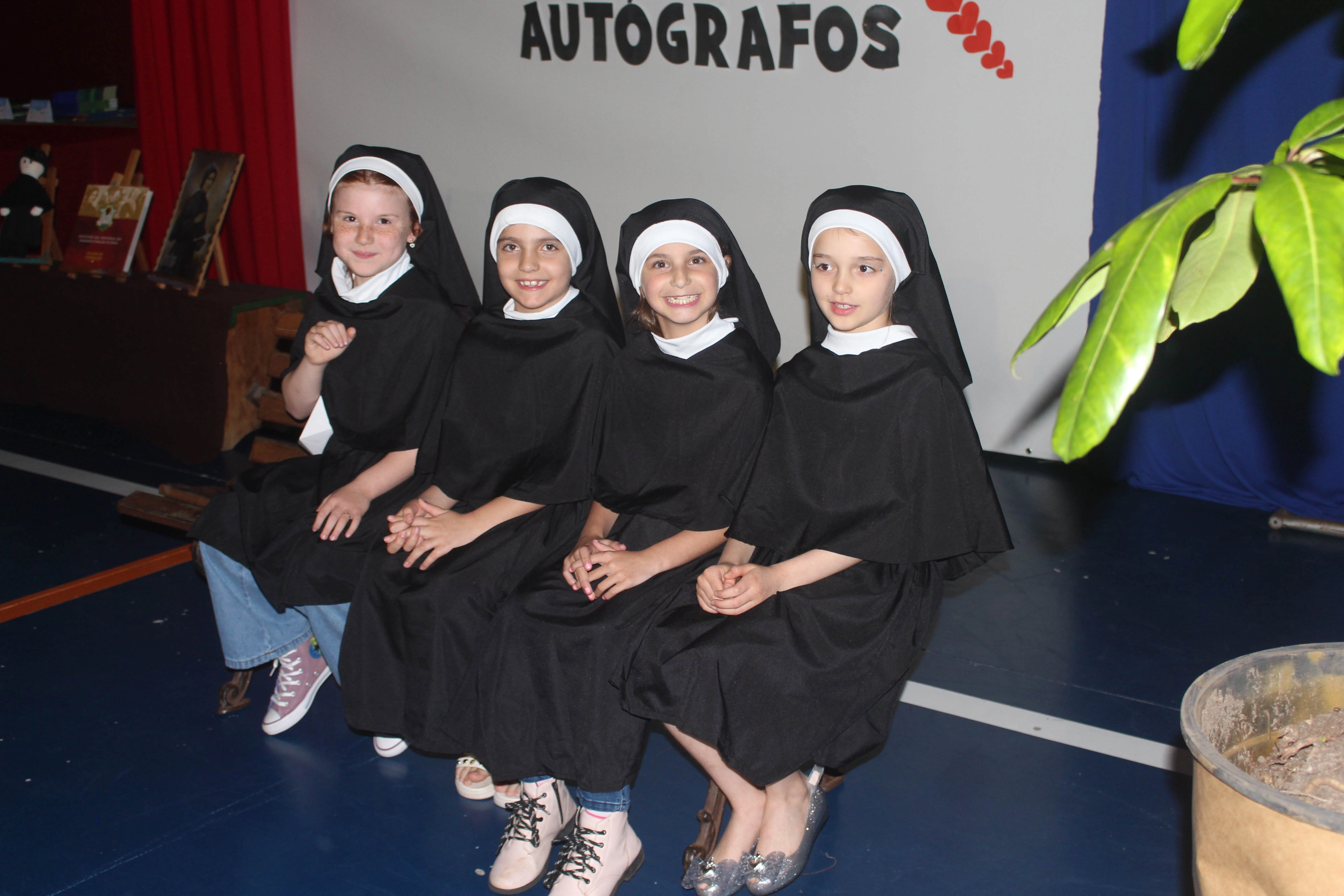 Ano Literário 2025 com Noite de Autógrafos celebra trajetória formativa das turmas do 1º ano da Escola de Educação Básica São Domingos