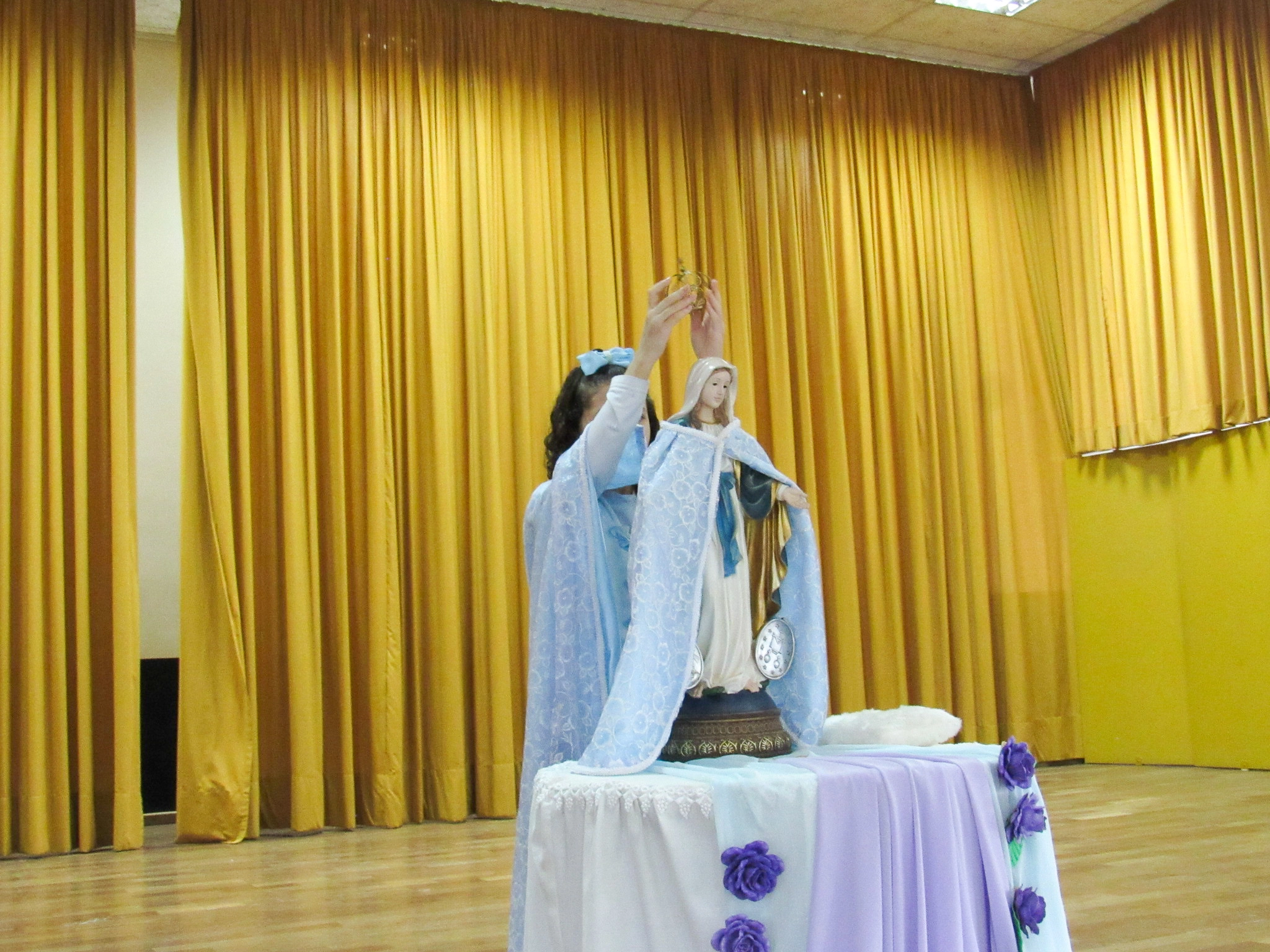Educandos protagonizam linda Coroação de Nossa Senhora