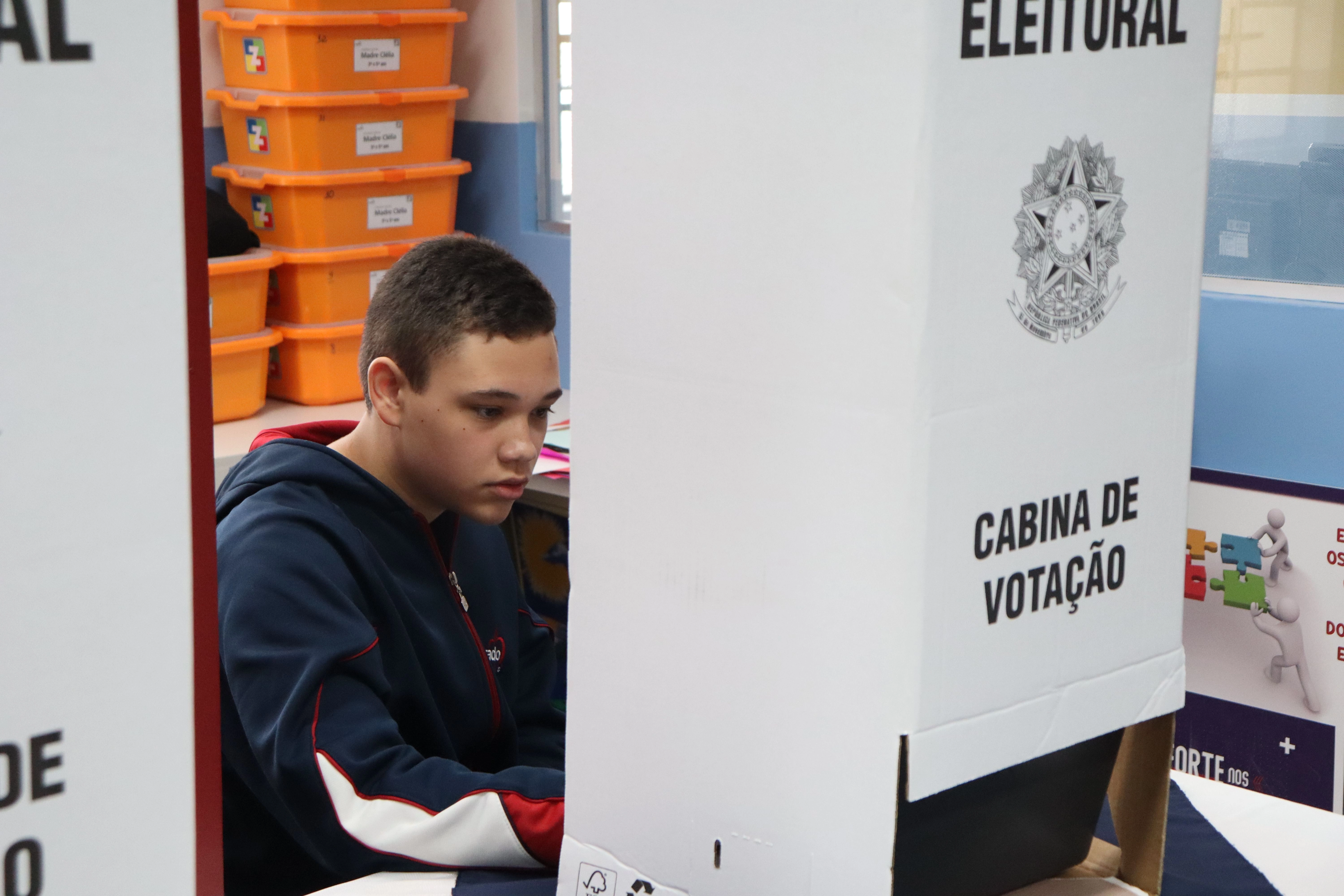 Eleições de representantes de turma promovem vivência democrática no Colégio Social Madre Clélia