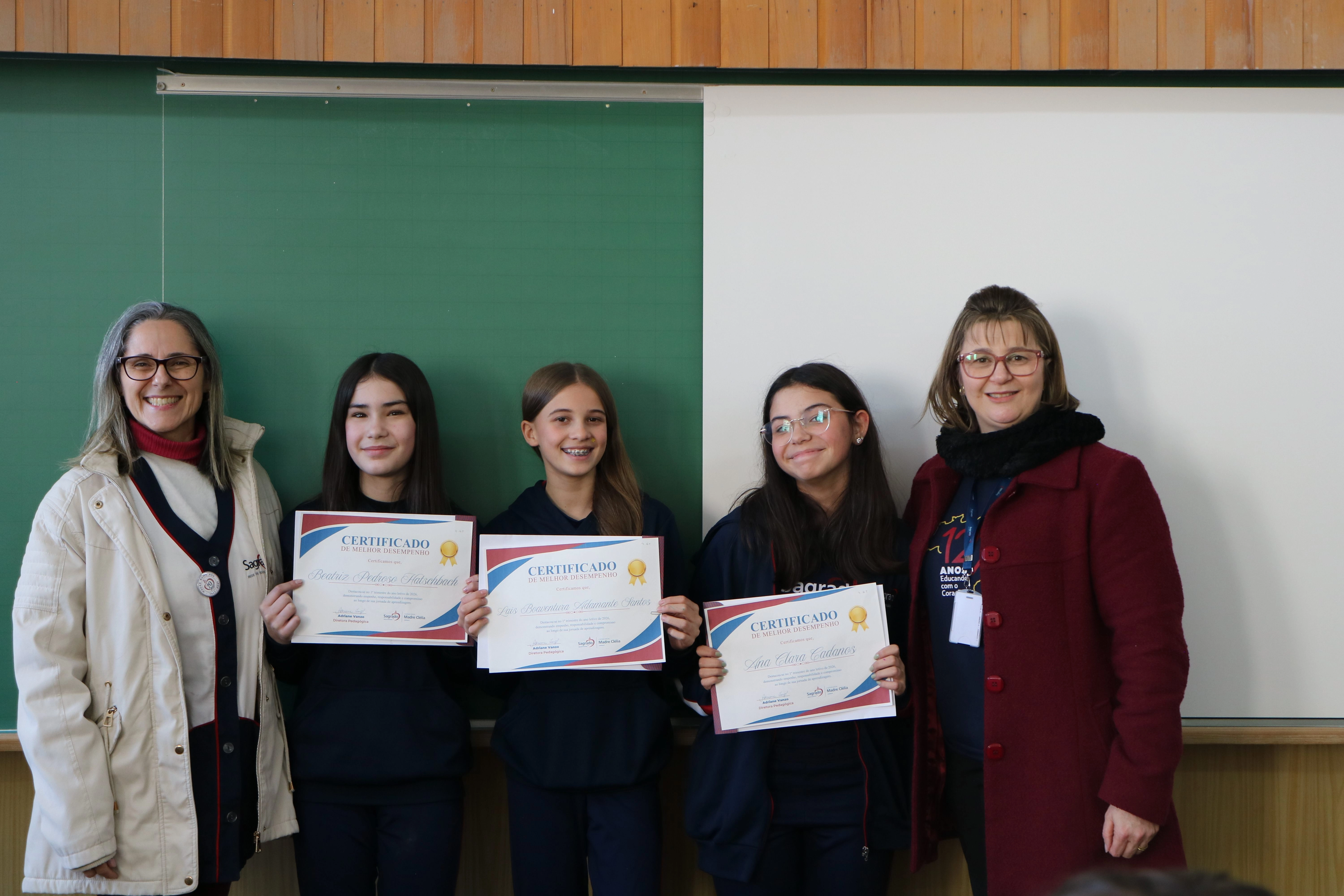 Colégio Social Madre Clélia homenageia educandos destaque do 1º trimestre de 2026