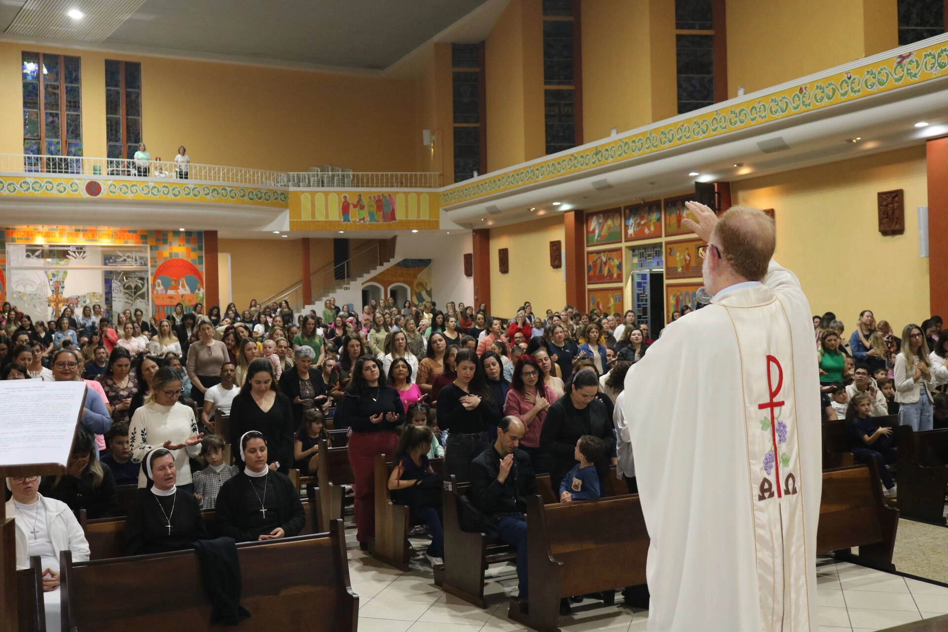 Colégio Social Madre Clélia celebra o Dia das Mães com momentos de fé, emoção e gratidão