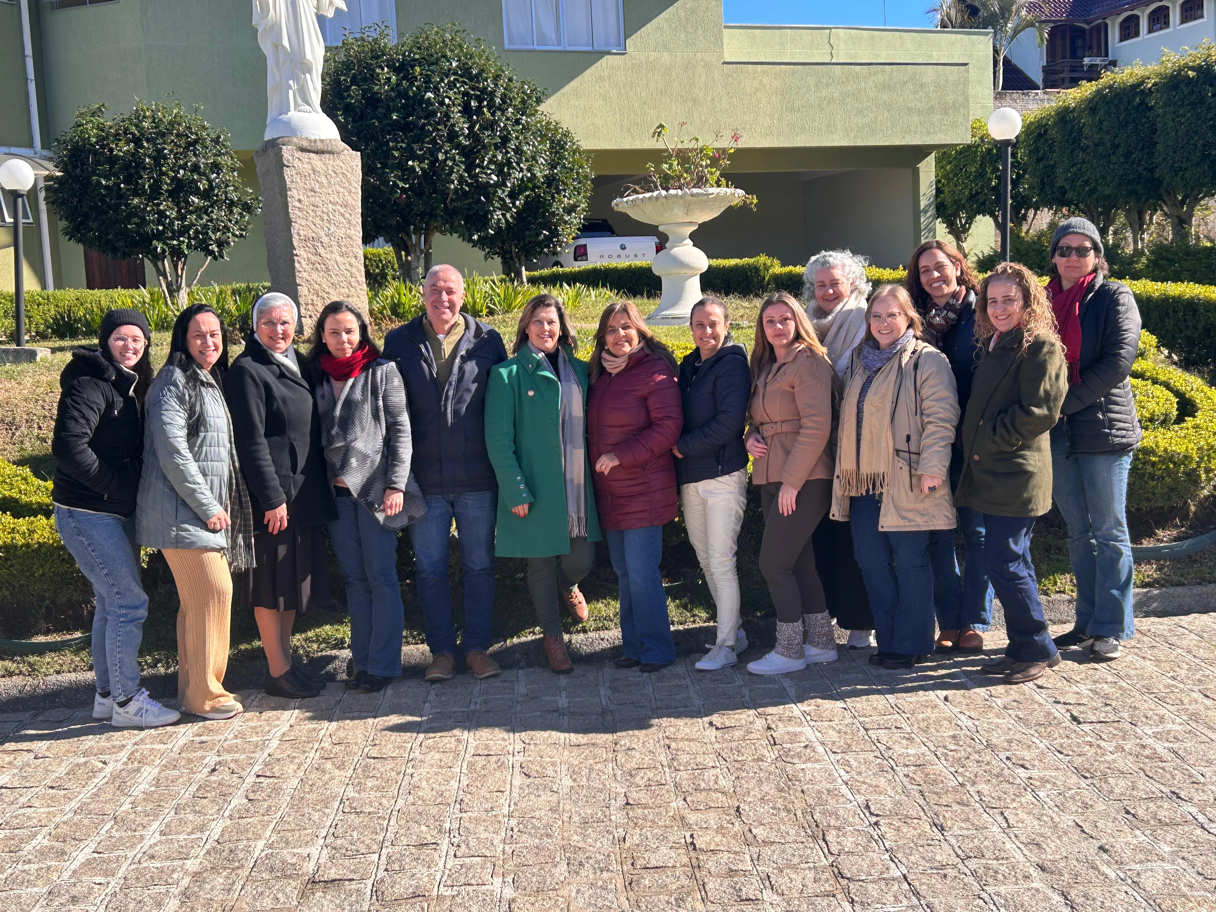 Educadoras do Serviço de Biblioteca Escolar participam de Formação em Curitiba/PR