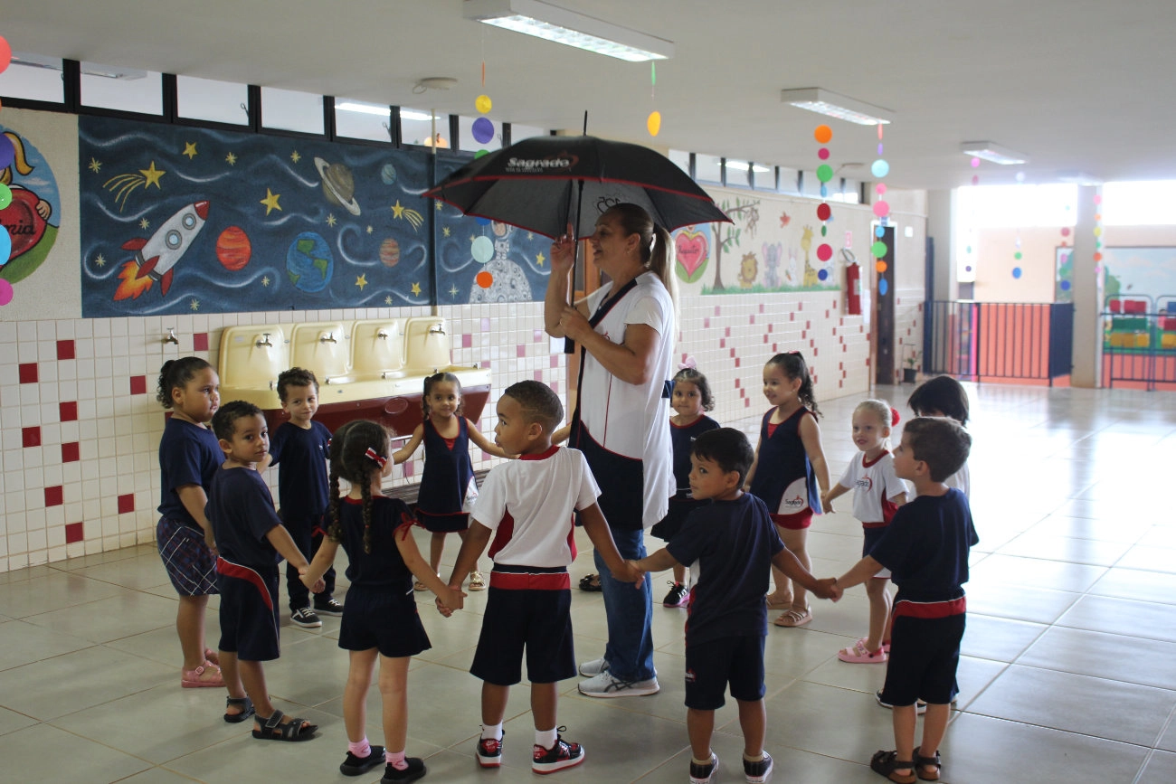 Transferência escolar: como apoiar crianças e adolescentes nessa fase de adaptação
