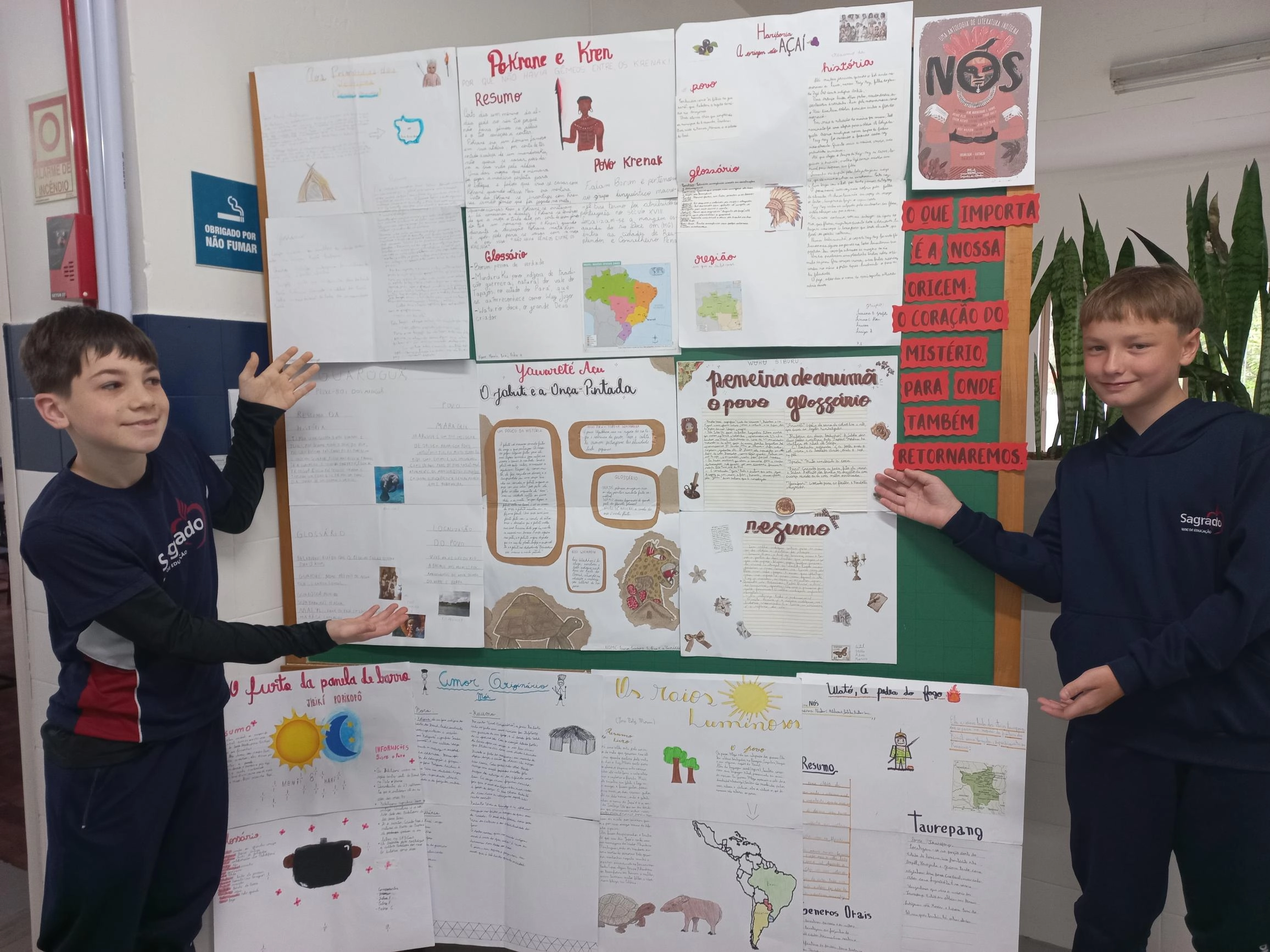 Educandos do 7º ano exploram a literatura indígena por meio de cartazes literários