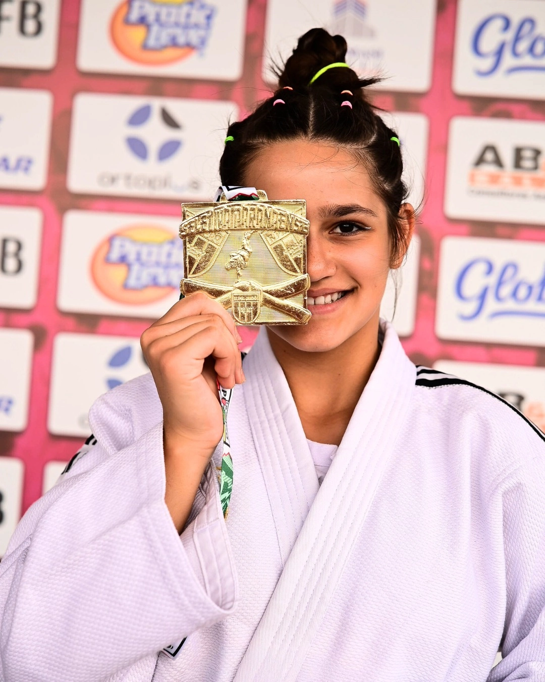 Educanda do Colégio Social Madre Clélia conquista título em seletiva estadual de Judô