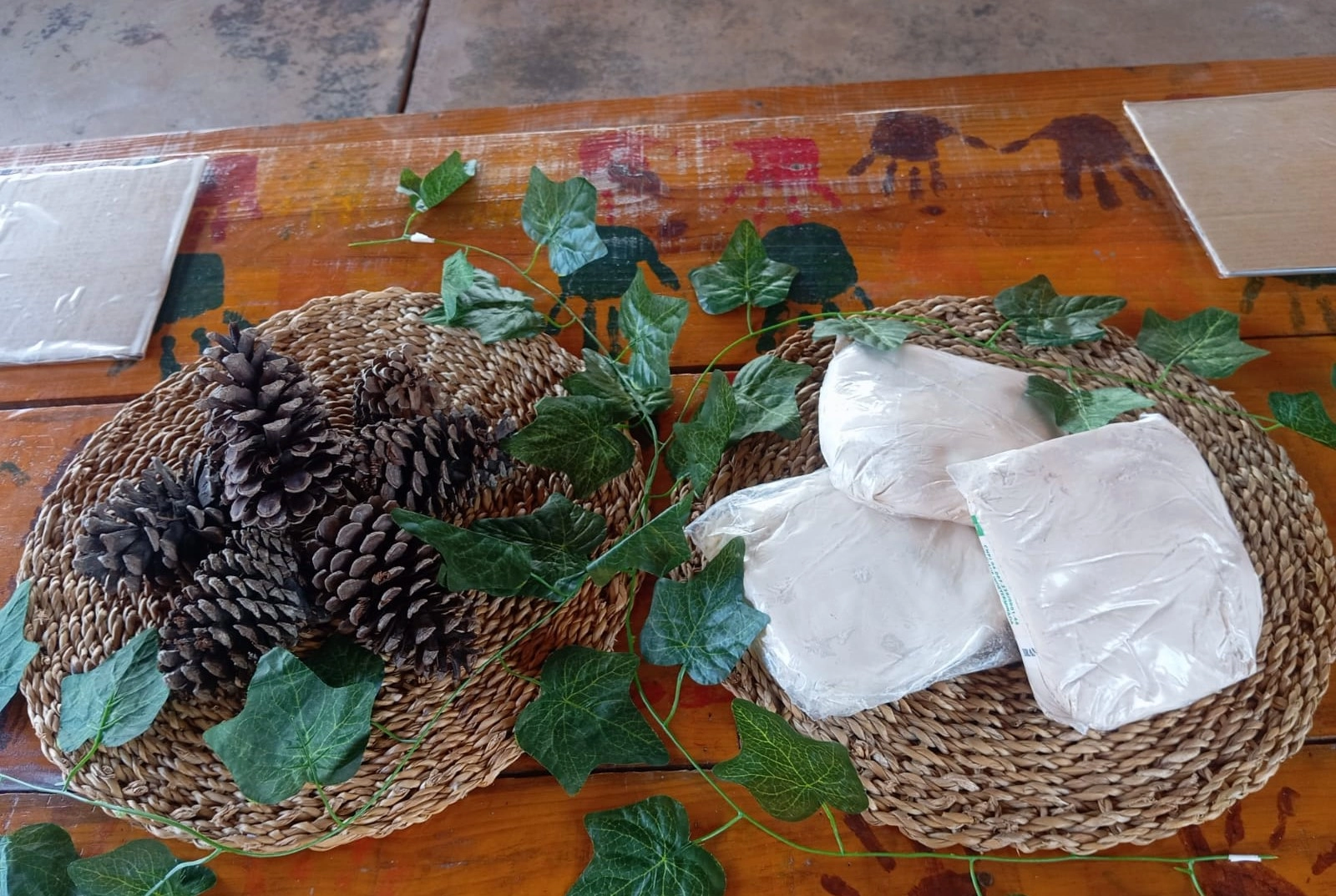 Primeiro contato com a argila encanta crianças na Educação Infantil