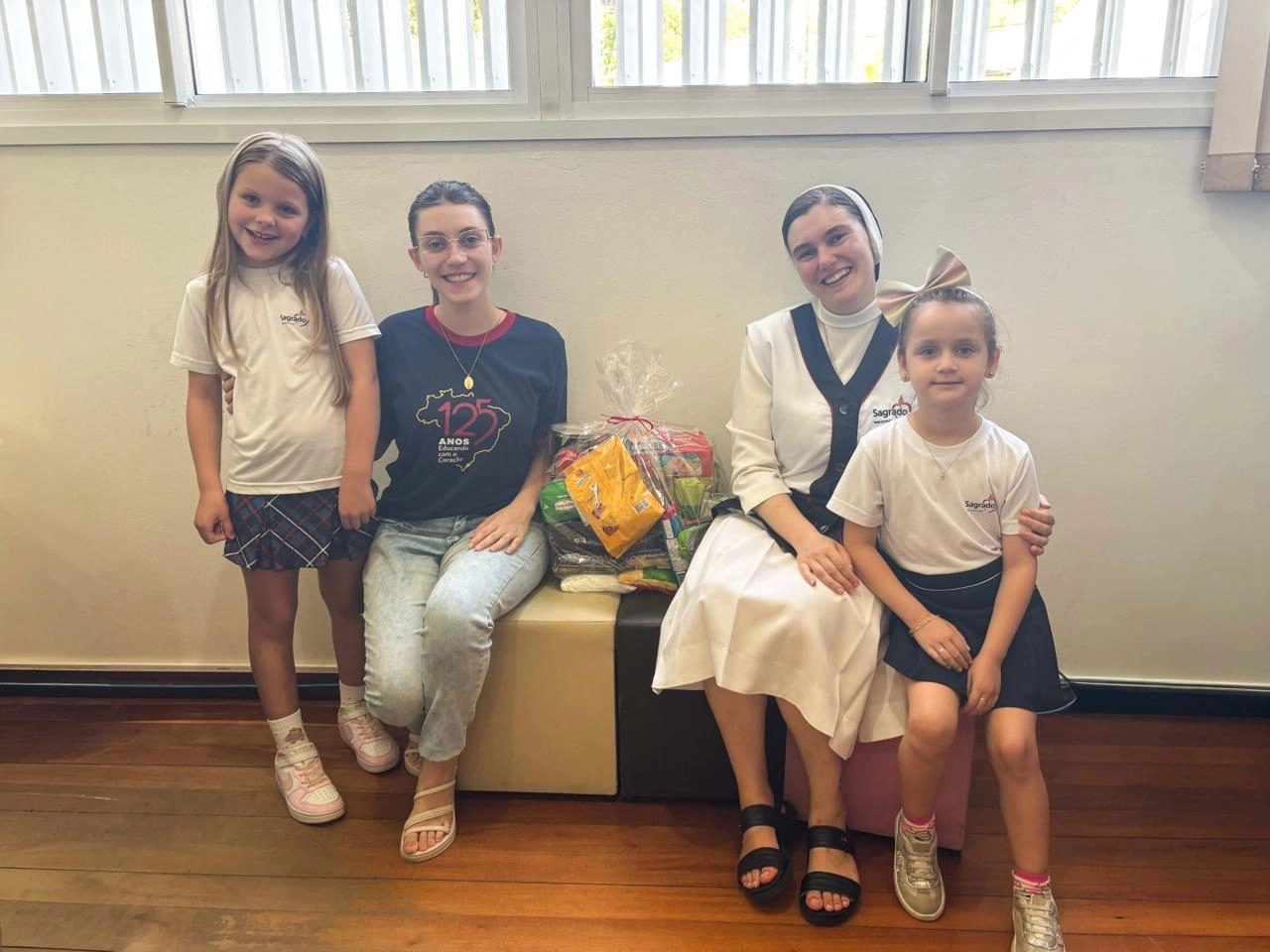 Escola de Educação Básica São Domingos fortalece cultura solidária com a Campanha Páscoa Solidária do Programa Clélia’s Day