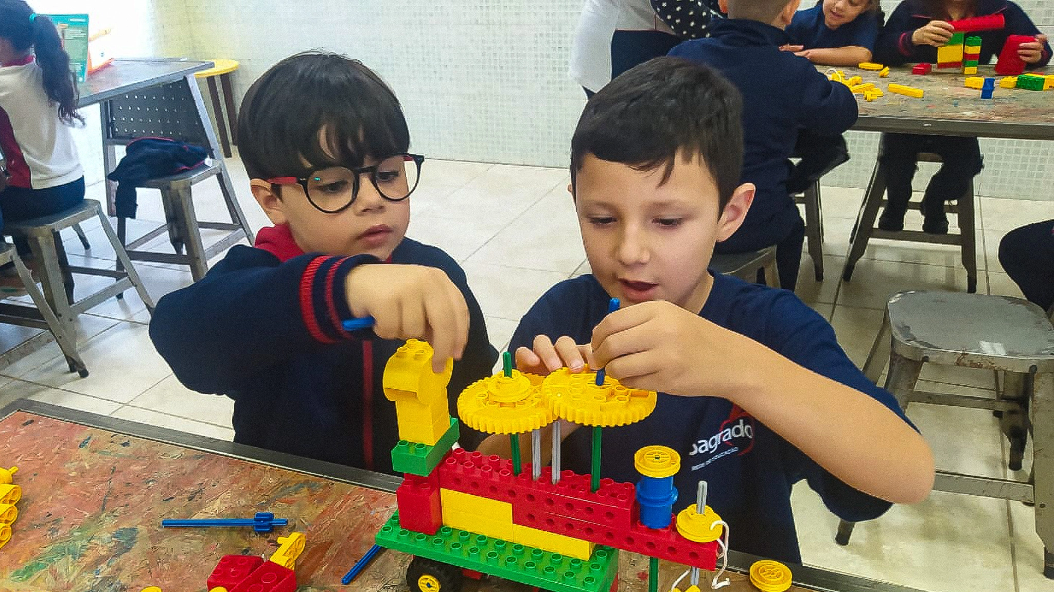 2º ano 4 realiza as aulas inaugurais do Programa Zoom Education!