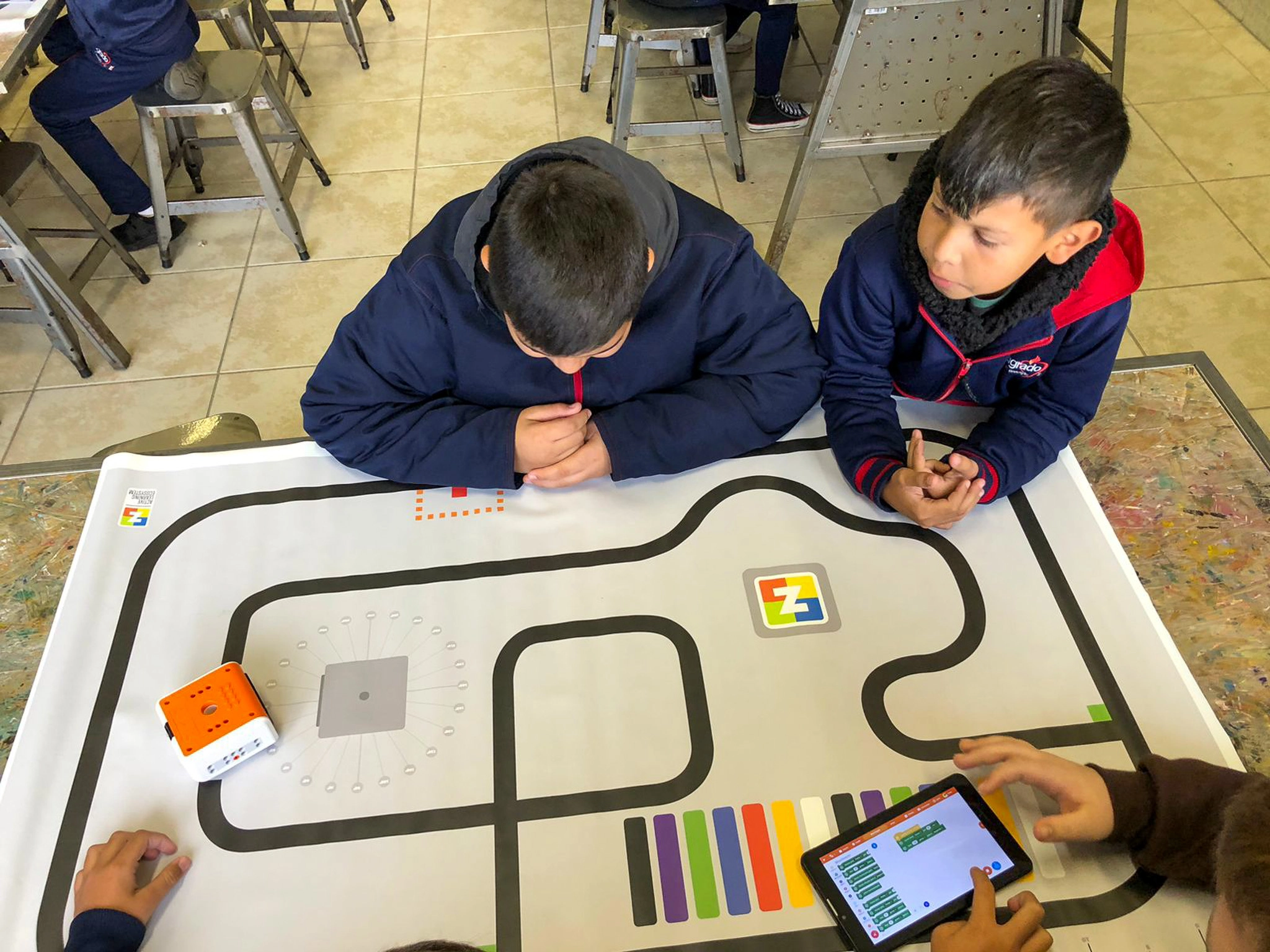 Educandos dos 5ºs anos ampliam conhecimentos sobre tecnologia e recursos digitais